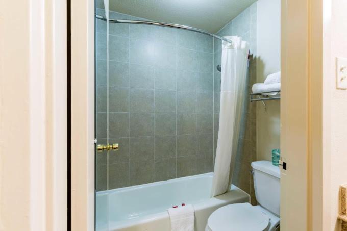 Eco-Inn Suites Бейтаун Экстерьер фото